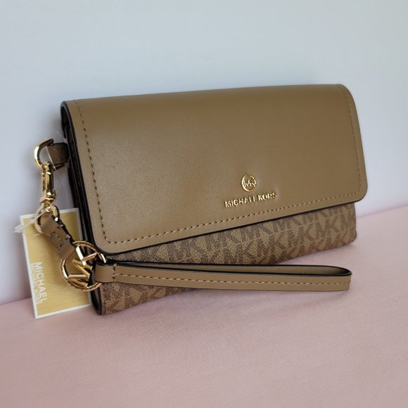 Michael Kors Jet Set Charm Signature Logo Colorblock LG Flap Phone Wristlet- ⭐ - Picture 2 of 16
